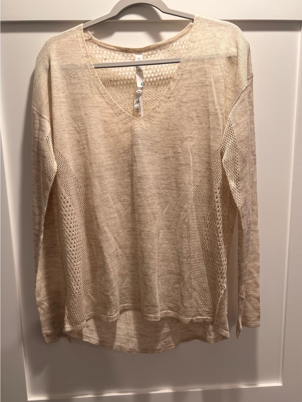 Brand New Lululemon Still Movement Womens Lightweight Beige V-Neck Knit Top